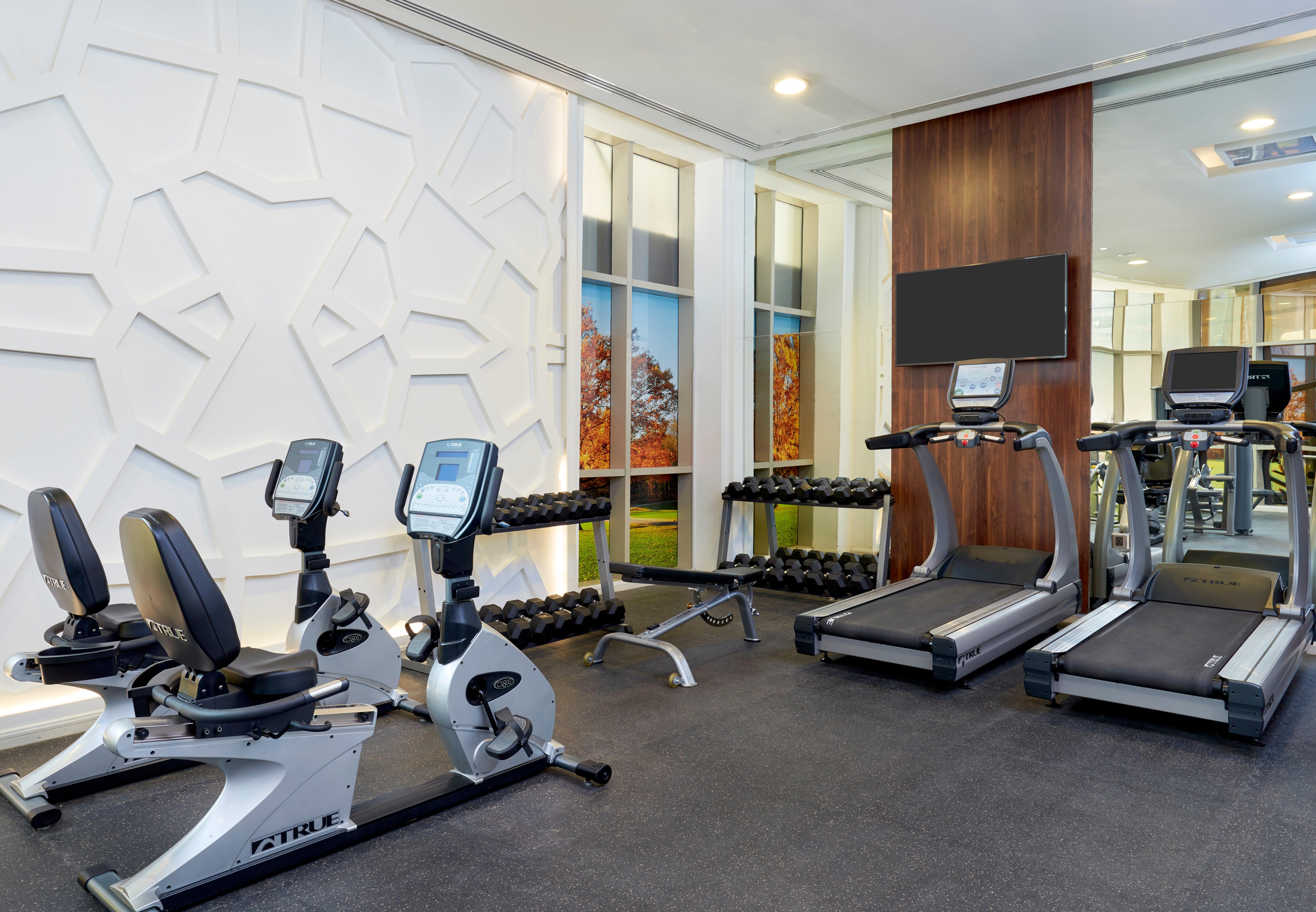 Best Plaza West Bay Hotel Doha Kültér fotó The gym at the hotel